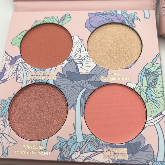 🆕 Helio Pink Seraphina Botanicals Geranium + Glow  Blush & Highlight Palette - Picture 4 of 5
